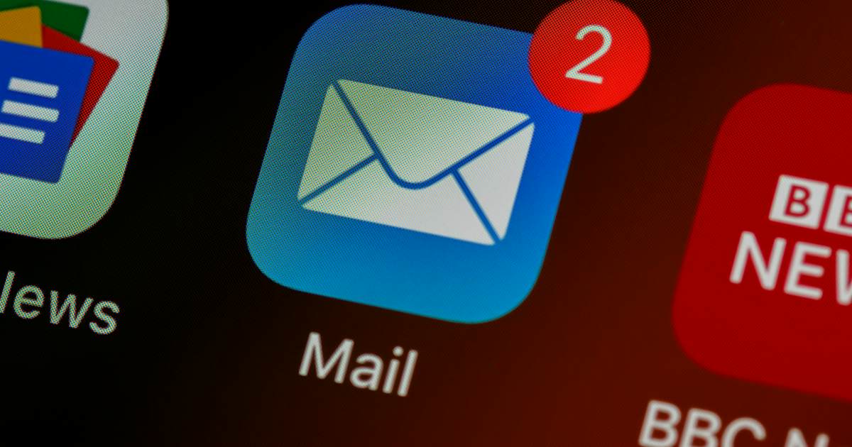 E-Mail-Tracking blockieren: Mail-App mit ungelesenen Nachrichten als Sinnbild für Zählpixel in Newslettern